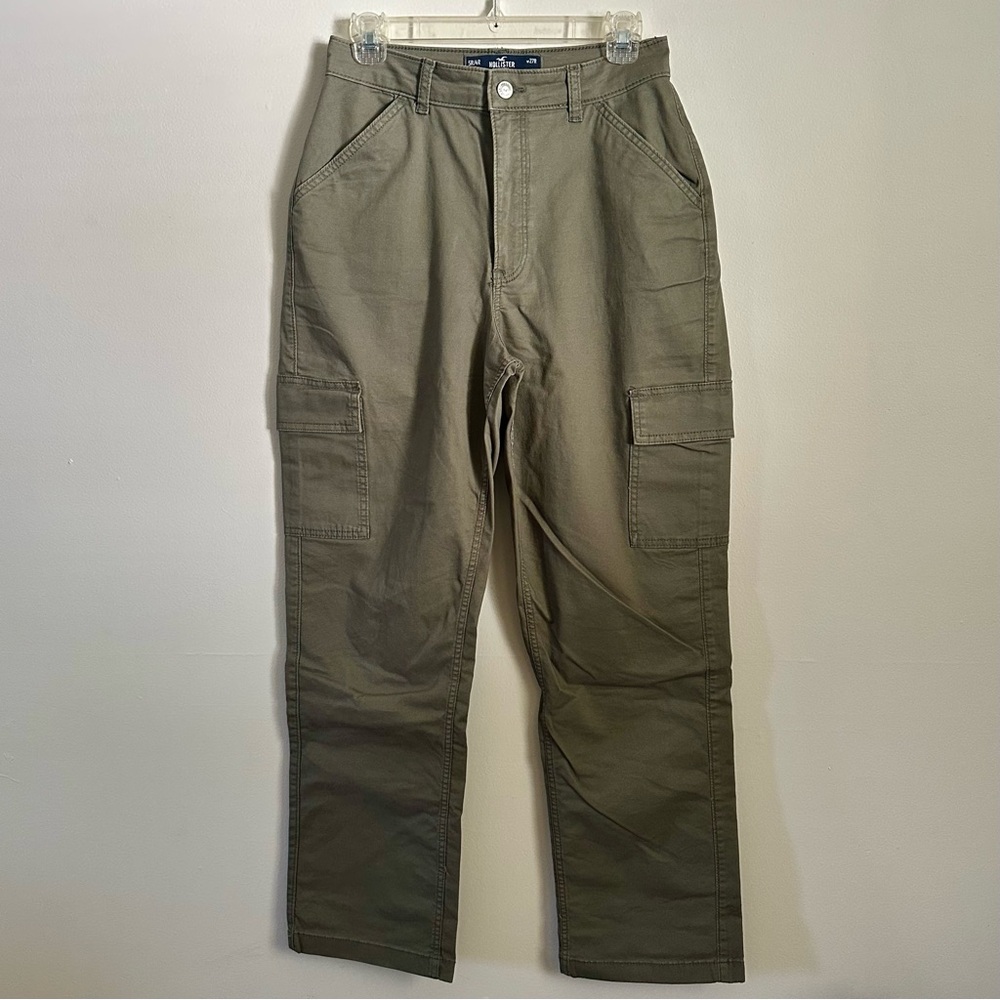 Hollister Ultra High-Rise Cargo Dad Pants